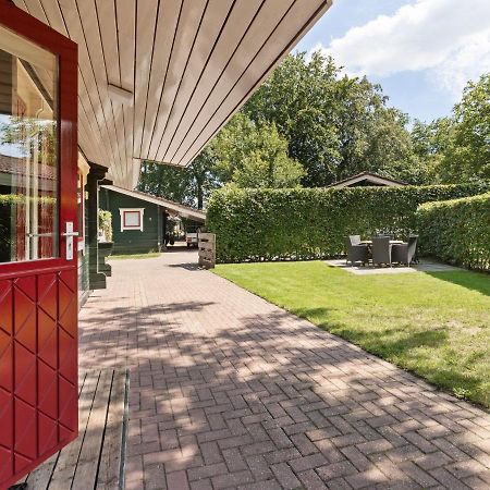 Luxurious Chalet In Guelders By The Forest 훌쇼스트 외부 사진